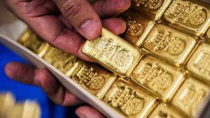 Gold Price Faces Potential Negative Momentum Amidst Intraday Struggles - Analysis - January 24, 2024